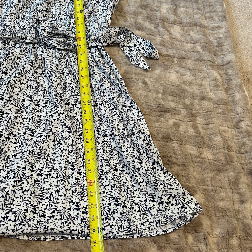 GAP Navy and White Floral Dress - Picture 7 of 7